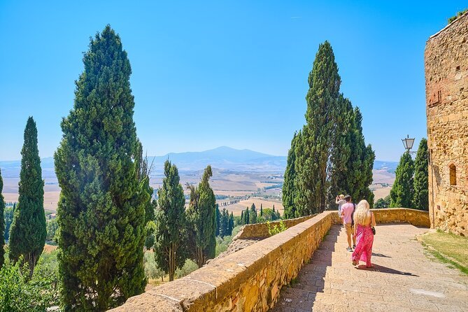 Private Montalcino, Montepulciano & Pienza Day Trip — photo 2